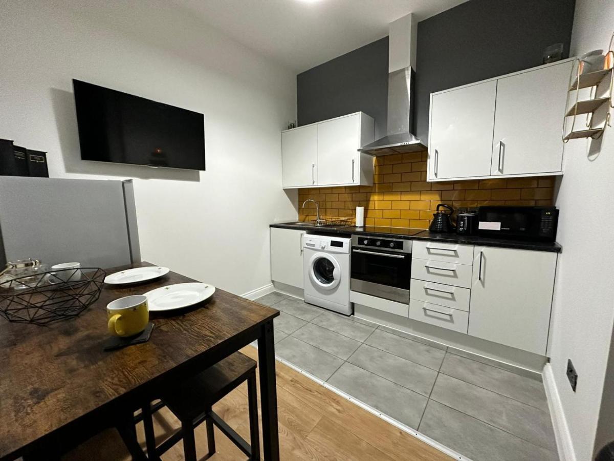 Bee Accommodations Лестер Экстерьер фото
